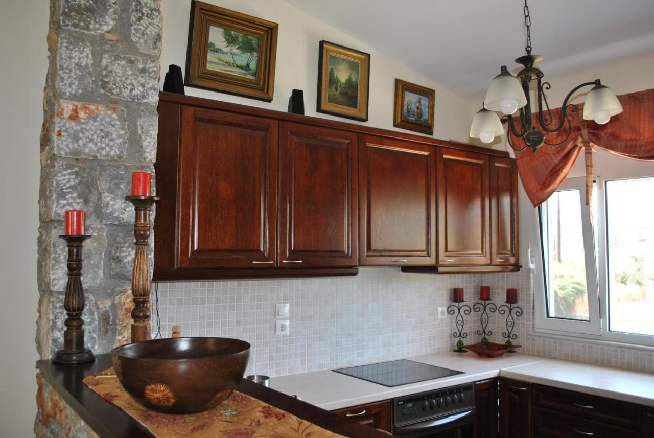 Ideal Home Near The Beach Gythio Bagian luar foto